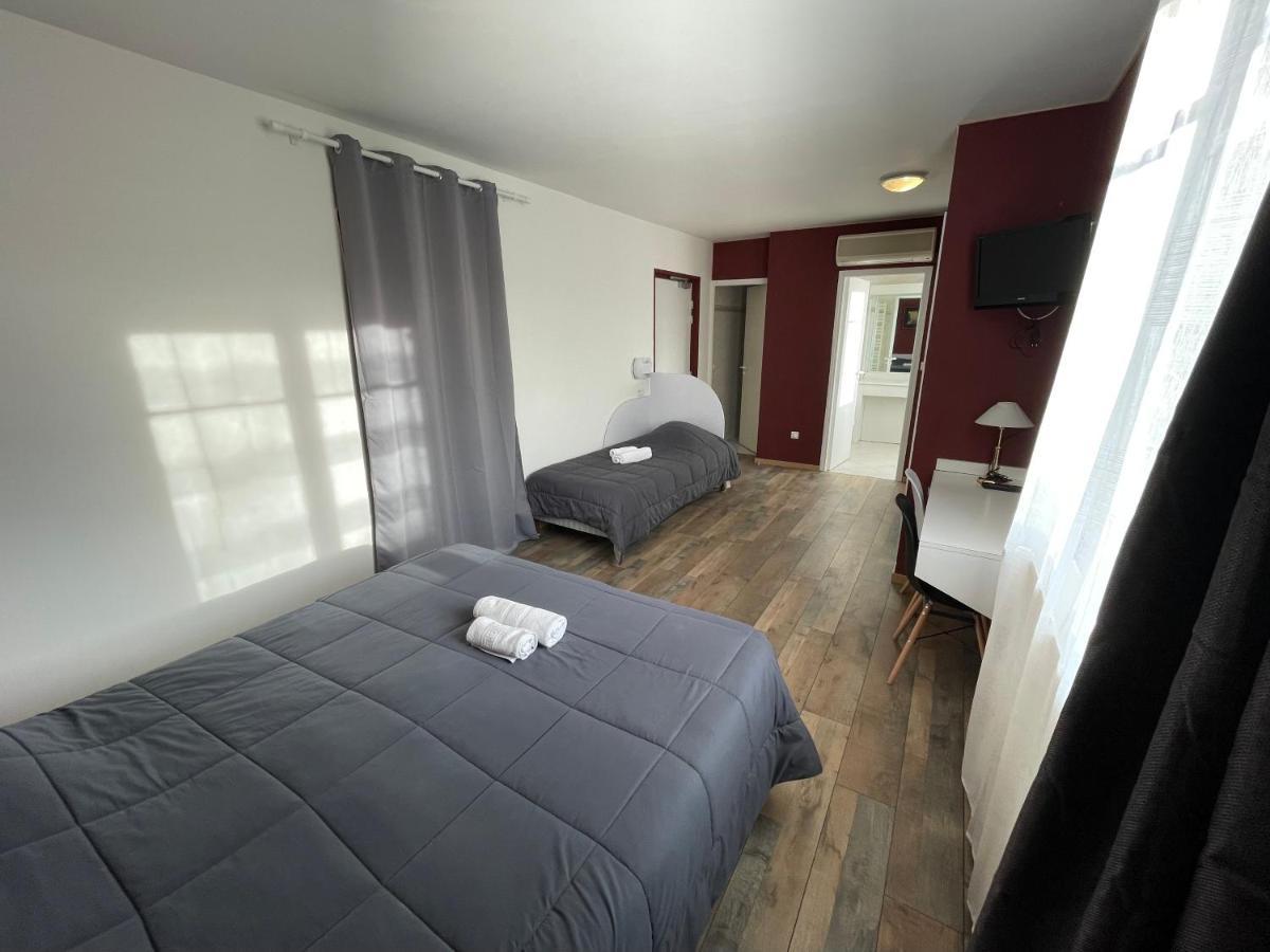 Hotel Les Chenes سيسترون المظهر الخارجي الصورة
