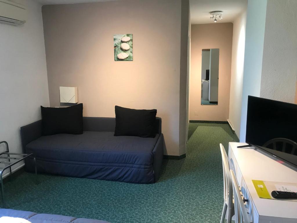 Hotel Les Chenes سيسترون المظهر الخارجي الصورة