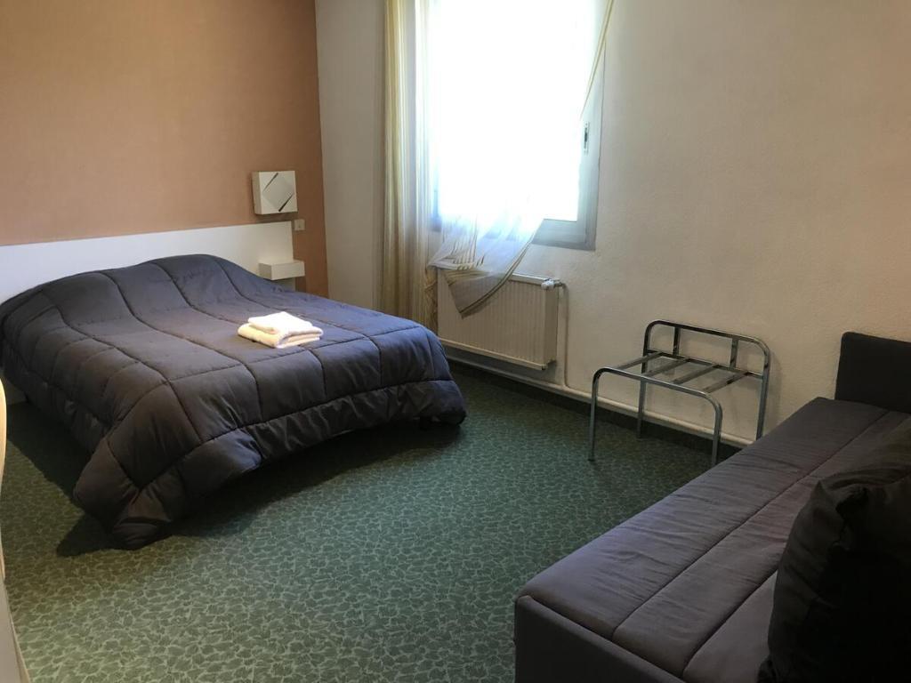 Hotel Les Chenes سيسترون المظهر الخارجي الصورة