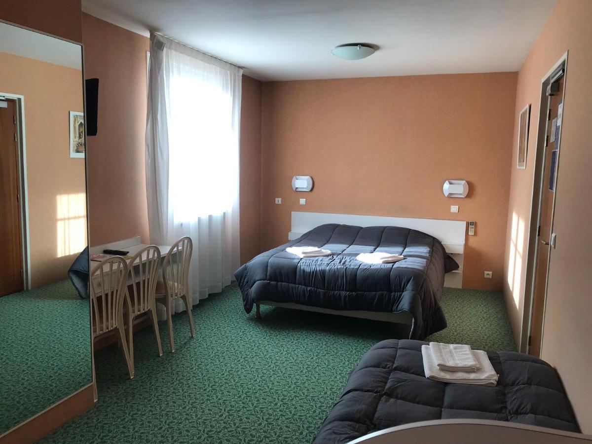 Hotel Les Chenes سيسترون المظهر الخارجي الصورة