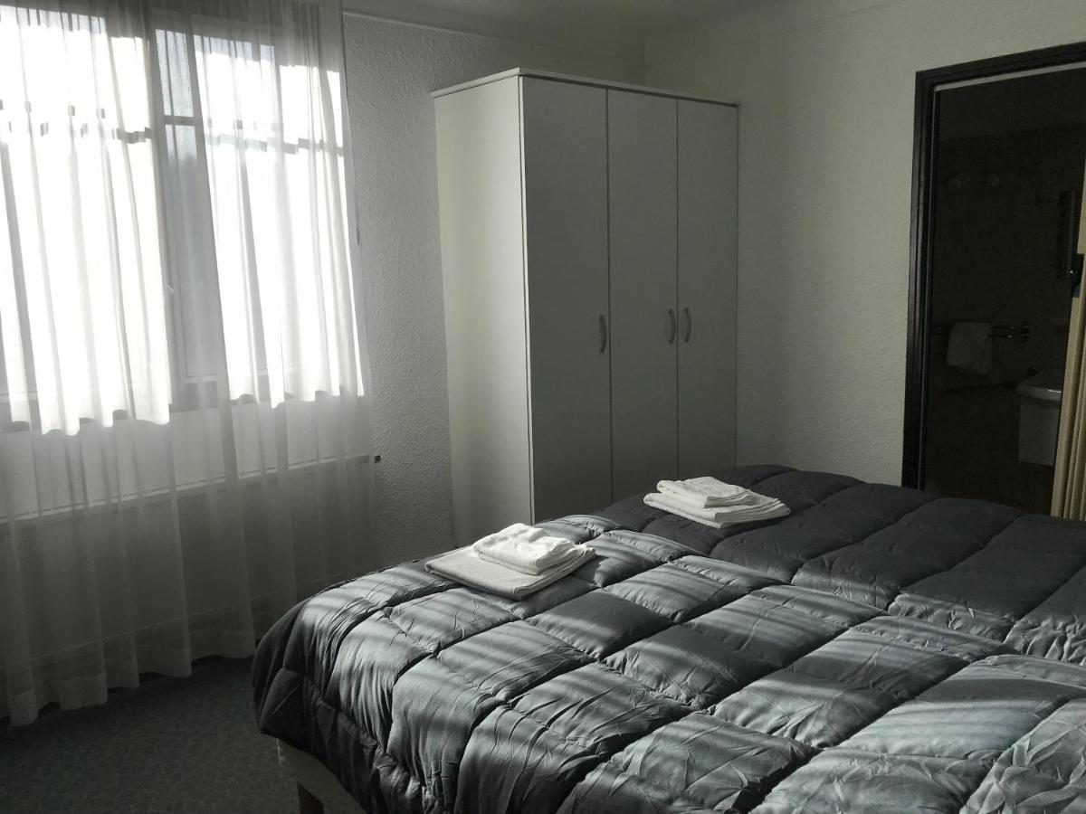 Hotel Les Chenes سيسترون المظهر الخارجي الصورة